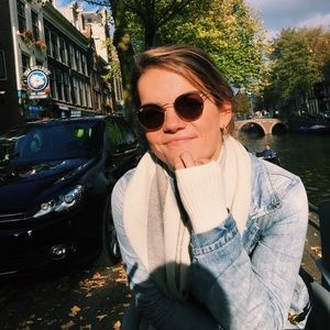 Meet your Posher, Annie